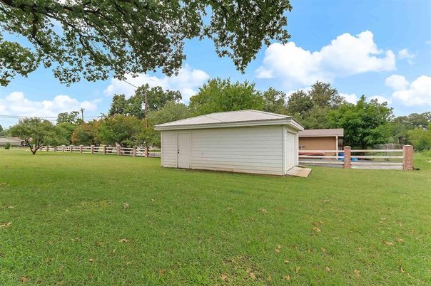 Backyard, Detached Garage, Exterior