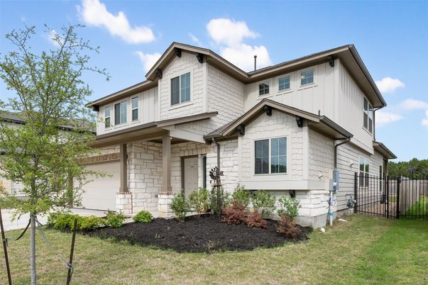 Attached, Exterior, Facade, Farmhouse