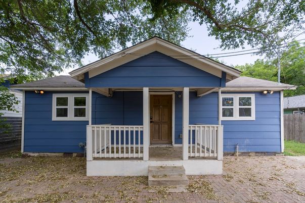 Exterior, Facade, American Craftsman