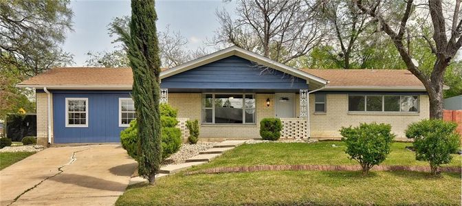 Exterior, Facade, Brick Facade, Ranch