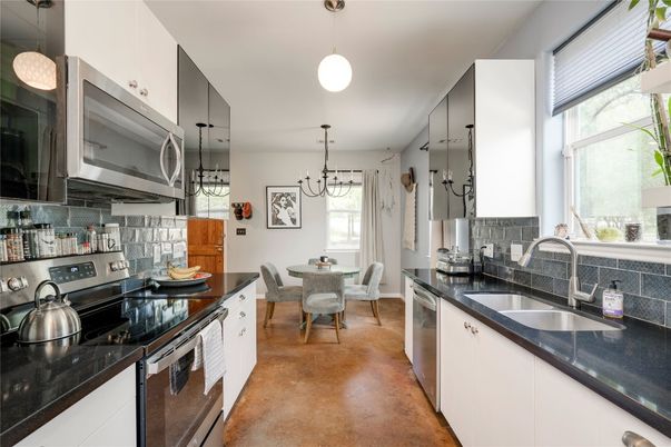 Dining room, Interior, Kitchen, Pendant Lights