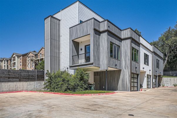 Attached, Exterior, Facade, Modern