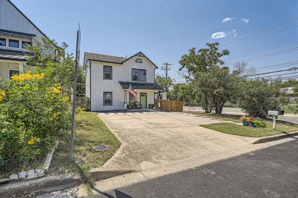 Backyard, Exterior, Facade, Farmhouse