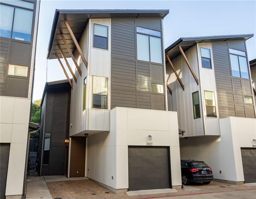 Attached, Exterior, Facade, Rowhouse