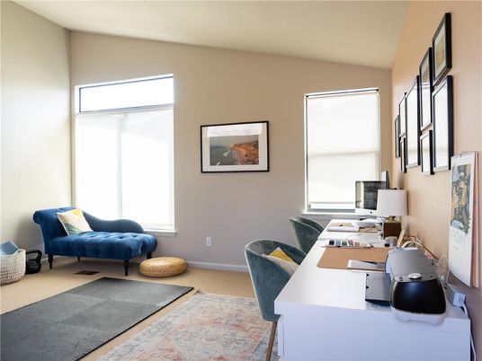 Home Office, Interior