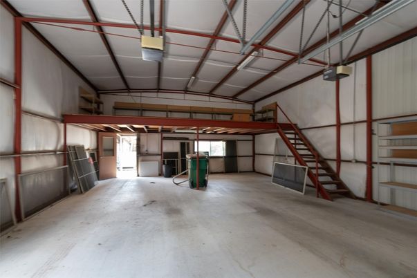 Garage, Interior