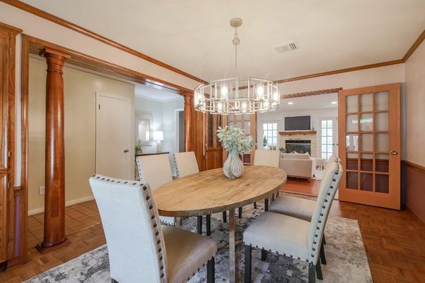 Chandelier, Dining room, Fireplace, Interior, Pendant Lights, Wood Texture Flooring
