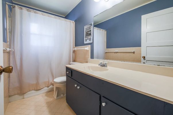 Bathroom, Interior