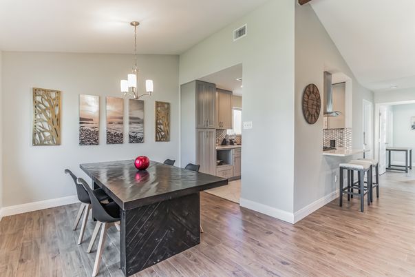 Chandelier, Dining room, Interior, Kitchen, Pendant Lights, Recessed Lighting, Wood Texture Flooring