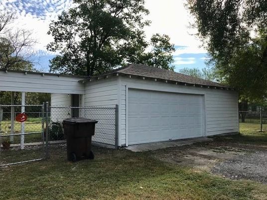 Detached Garage, Exterior
