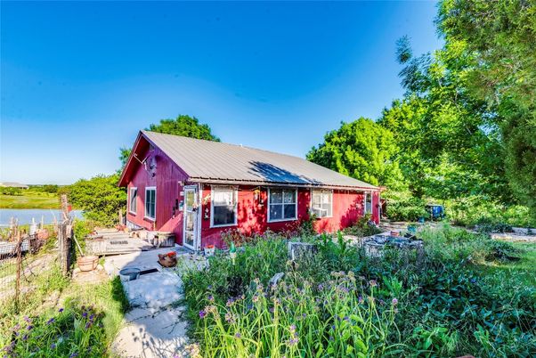 Backyard, Exterior, Water