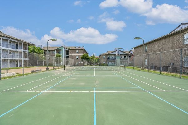 Exterior, Tennis Courts
