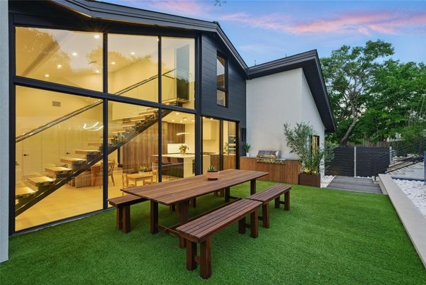 Backyard, Exterior