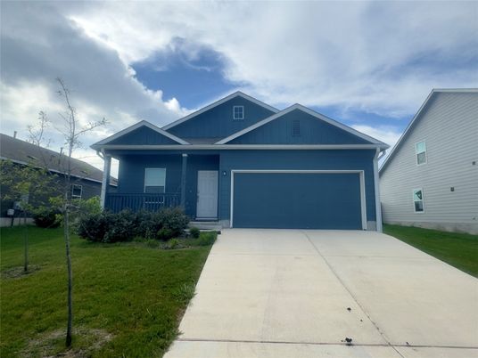 Attached, Exterior, Facade, American Craftsman