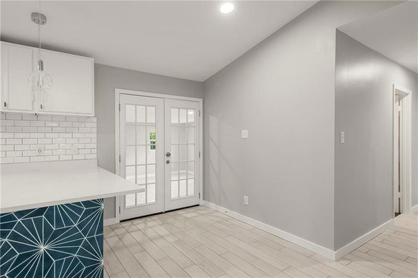 Interior, Pendant Lights, Recessed Lighting, Wood Texture Flooring