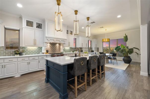 Dining room, Interior, Kitchen, Pendant Lights, Recessed Lighting, Wood Texture Flooring