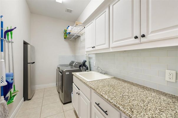 Interior, Washer