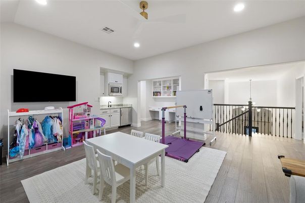 Dining room, Interior, Kitchen, Recessed Lighting, Wood Texture Flooring