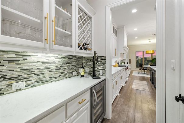 Dining room, Interior, Kitchen, Pendant Lights, Recessed Lighting, Wood Texture Flooring