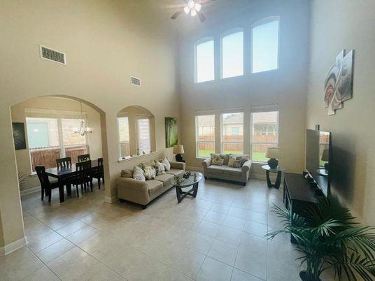 Chandelier, Dining room, Interior, Living room