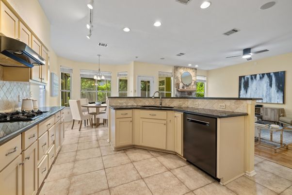 Dining room, Interior, Kitchen, Pendant Lights, Recessed Lighting