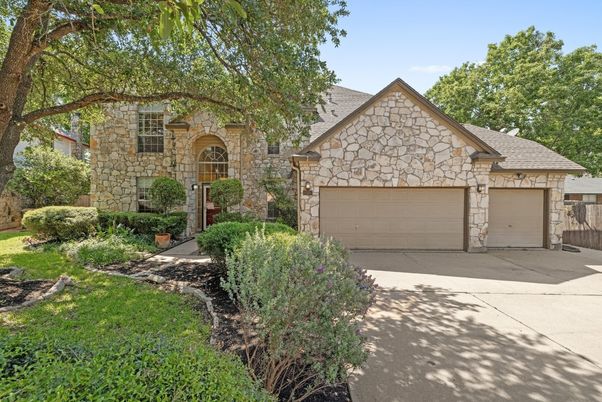 Attached, Exterior, Facade, Brick Traditional
