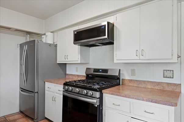 Interior, Kitchen, Stainless Steel Appliances