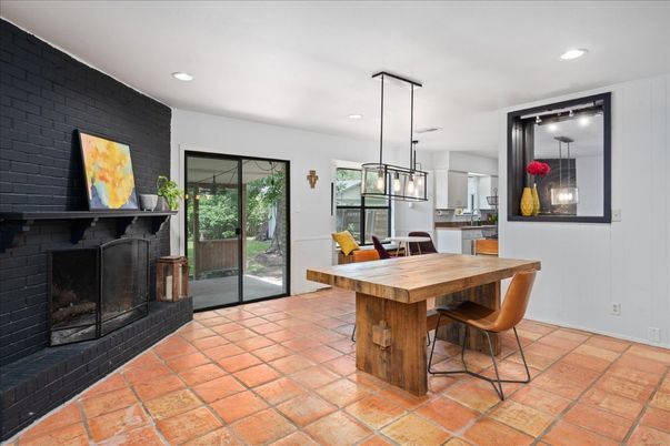 Dining room, Fireplace, Interior, Pendant Lights, Recessed Lighting