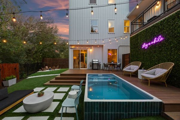 Exterior, Pool