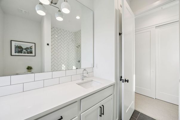 Bathroom, Dual Sink Vanities, Interior, Recessed Lighting