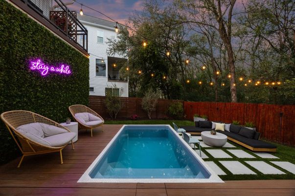 Exterior, Pool