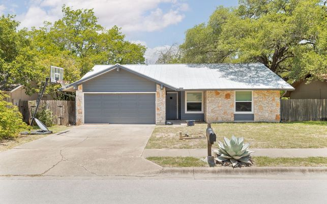 Attached, Exterior, Facade, Brick Facade, Ranch