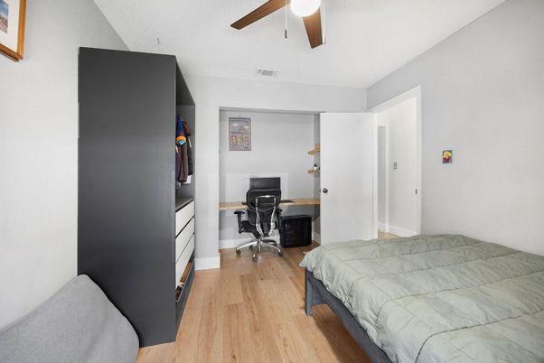 Bedroom, Home Office, Interior, Wood Texture Flooring