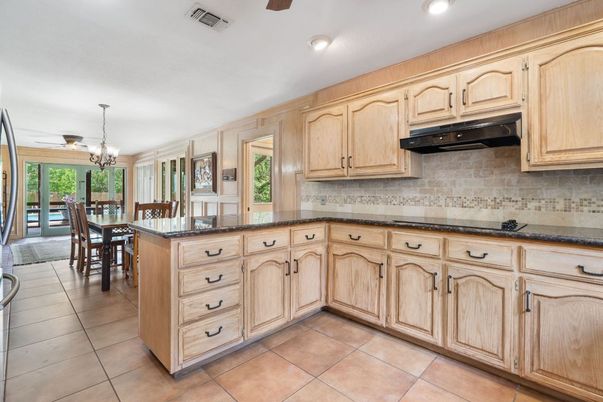 Chandelier, Dining room, Interior, Kitchen, Recessed Lighting