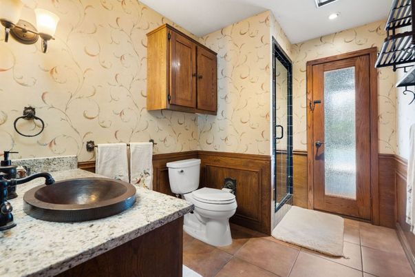 Bathroom, Interior, Recessed Lighting
