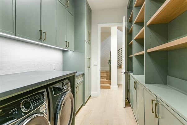 Interior, Washer, Wood Texture Flooring
