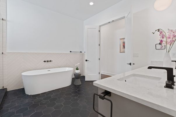 Bathroom, Dual Sink Vanities, Free Standing Baths, Interior, Recessed Lighting