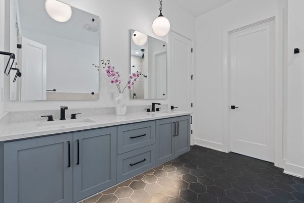 Bathroom, Dual Sink Vanities, Interior, Pendant Lights