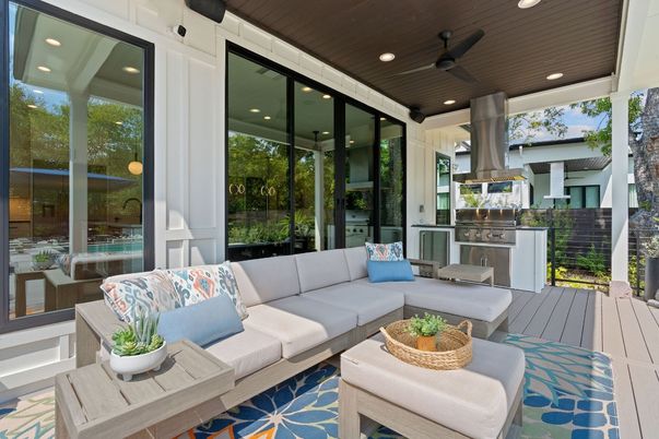 Exterior, Living room