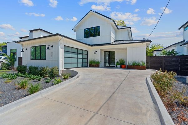 Attached, Exterior, Facade, Farmhouse