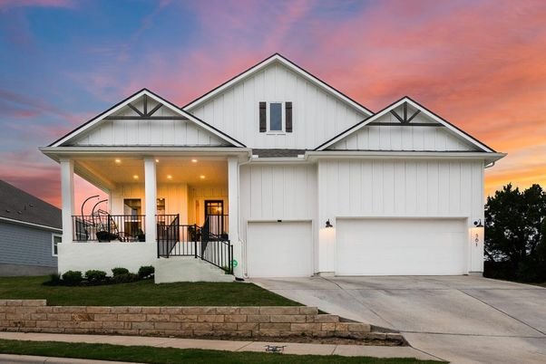 Attached, Exterior, Facade, Farmhouse