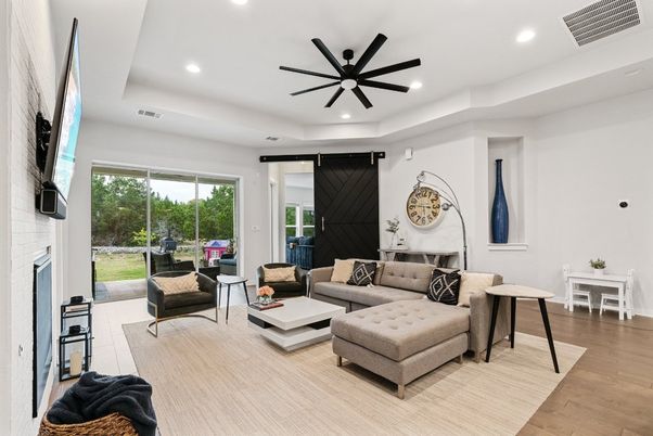 Fireplace, Interior, Living room, Pendant Lights, Recessed Lighting, Wood Texture Flooring