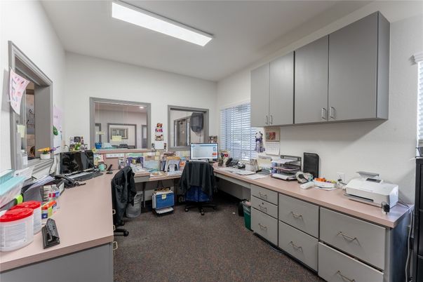 Home Office, Interior