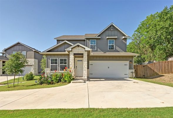 Attached, Exterior, Facade, Farmhouse