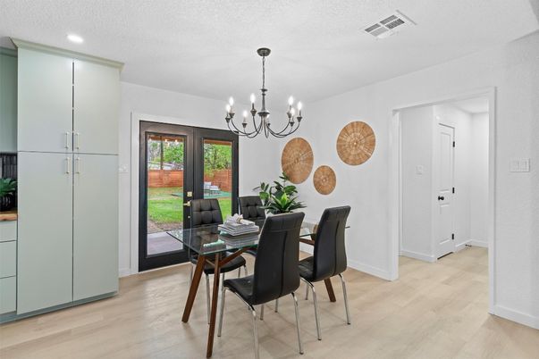Chandelier, Dining room, Interior, Recessed Lighting, Wood Texture Flooring