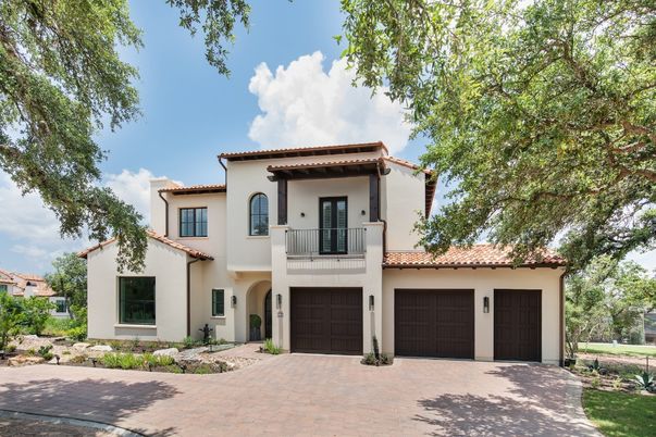 Attached, Exterior, Facade, Mediterranean