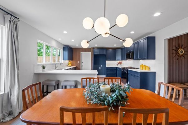 Dining room, Interior, Kitchen, Pendant Lights, Recessed Lighting, Wood Texture Flooring