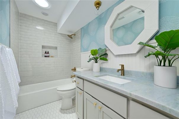 Bathroom, Interior, Recessed Lighting