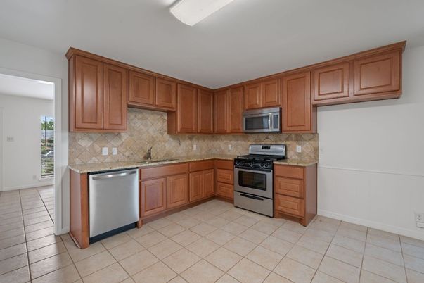Interior, Kitchen, Stainless Steel Appliances