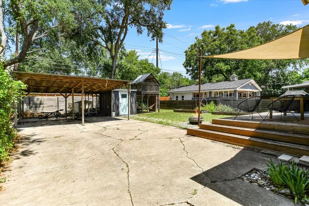 Backyard, Exterior